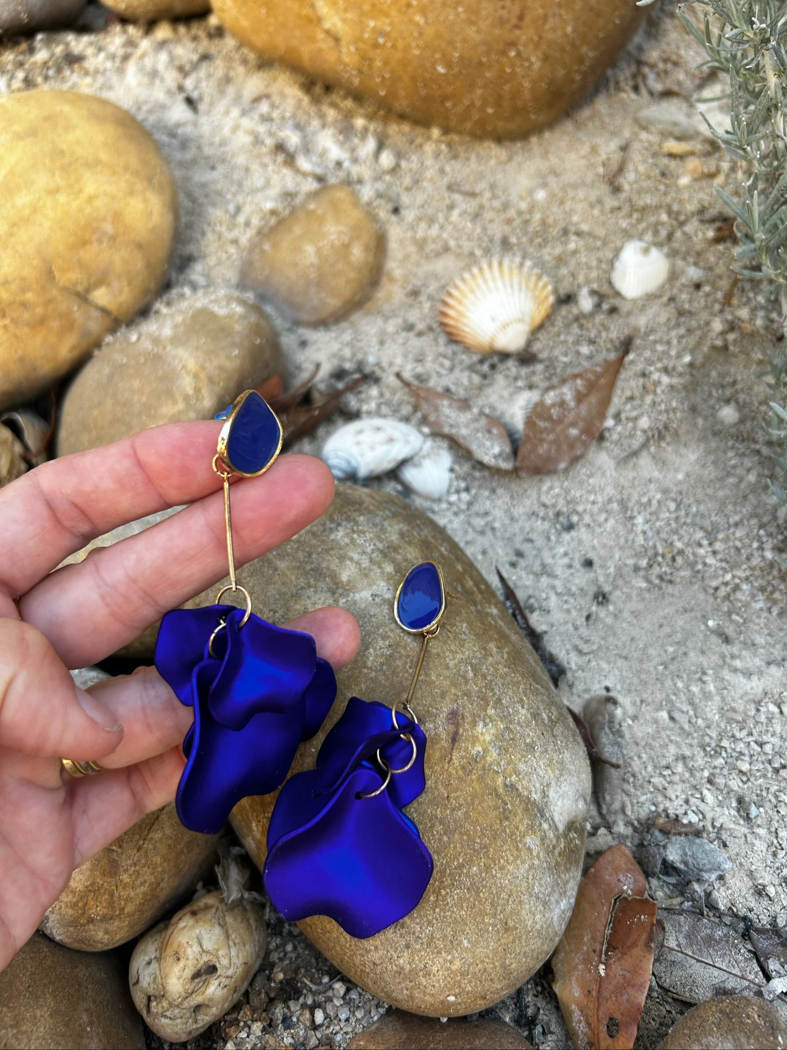 Blauwe bladvormige oorbellen – photo 2